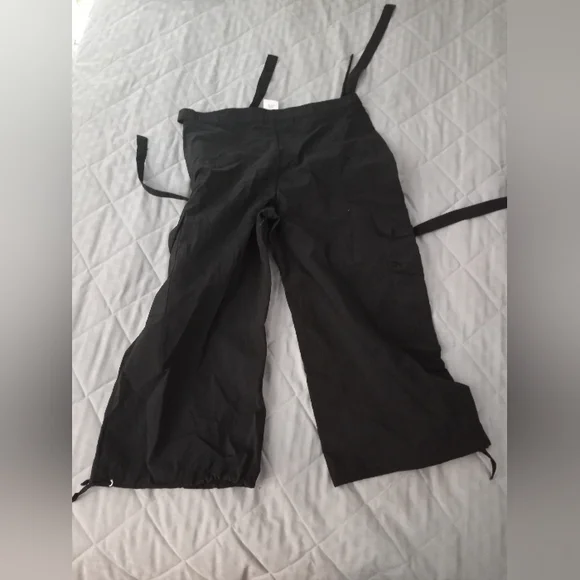 🥰VERY CONFUSING pants - Picture 5 of 5